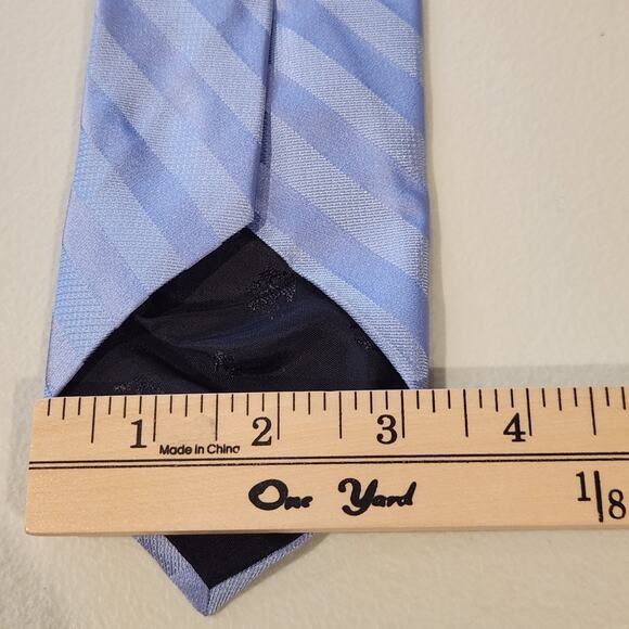 Brooks Brothers Mens Light Blue 100% Silk Necktie Wedding Business Old Money - Picture 5 of 7
